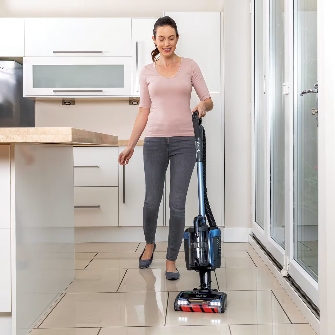 Aspirateur balai sans fil Shark (ICZ160EUT)